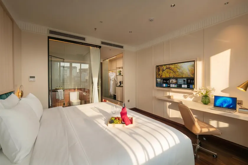 Luxeden Signature Hotel - Image 1