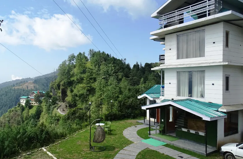 Humble Holiday Home Kufri S H I M L A - on Spiti Highway with Lawn and Amazing View - Image 1