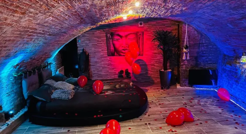 loveroom21 - Image 1