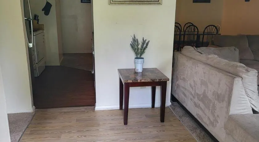 Tiny Cute Home 9 miles to Stone Mountain Park - Image 1