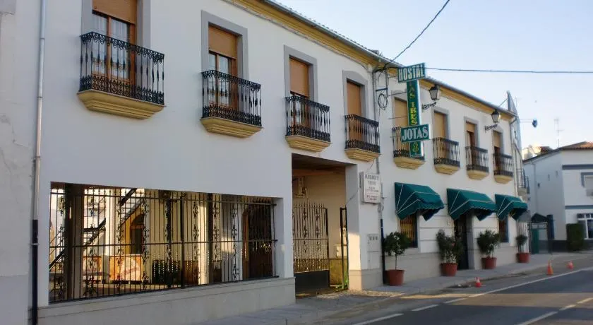 Hostal las Tres Jotas - Image 1