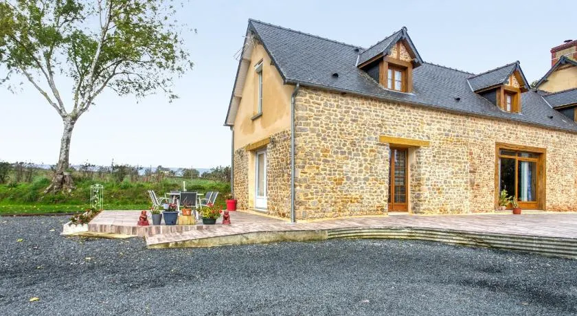 Maison charmante à Saint-Marcouf avec jardin. - Image 1