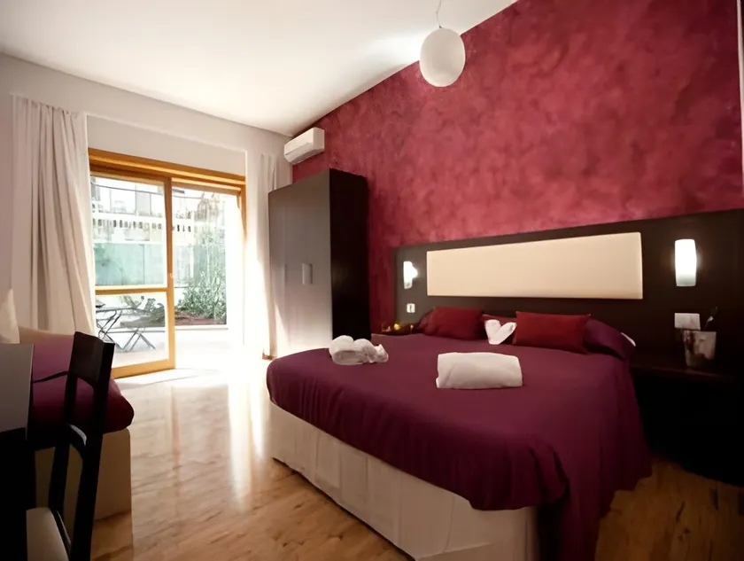 Heart of Rome Rooms - Image 1