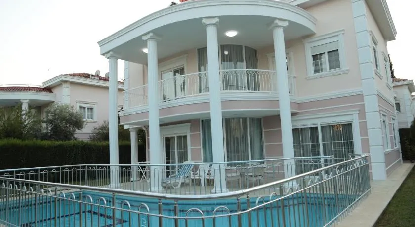 Villa Aslam, Belek Mahallesi 218 Sokak No 4C Tolerance Golf Sitesi C-1 Blok, Serik, Antalya - Image 1