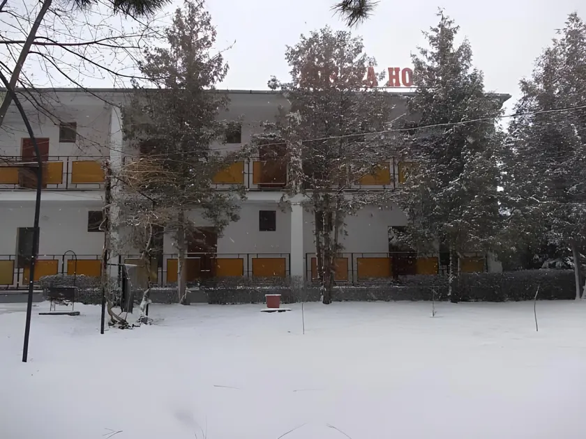 Puszta Hotel - Image 1