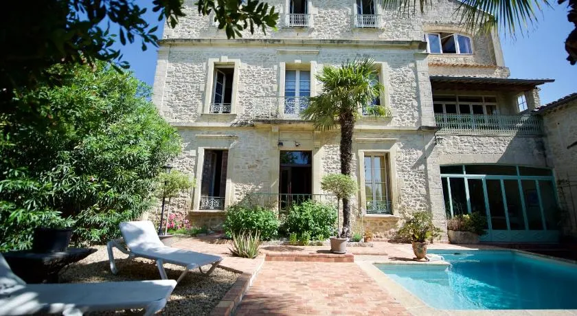 LA DEMEURE Bed and Breakfast - Image 1