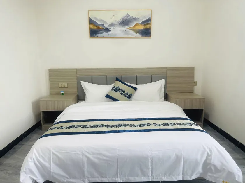 Shangfeng Homestay (Xiangyun High-Speed Railway Station) - Image 1