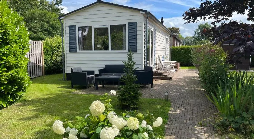 Rustig chalet 4 personen op recreatiepark de Friese Wadden Tzummarum - Image 1