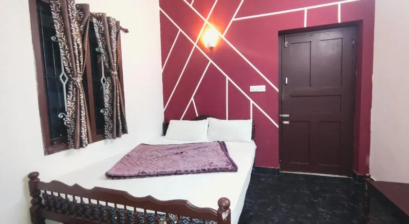 Swarna tourist home - Image 1