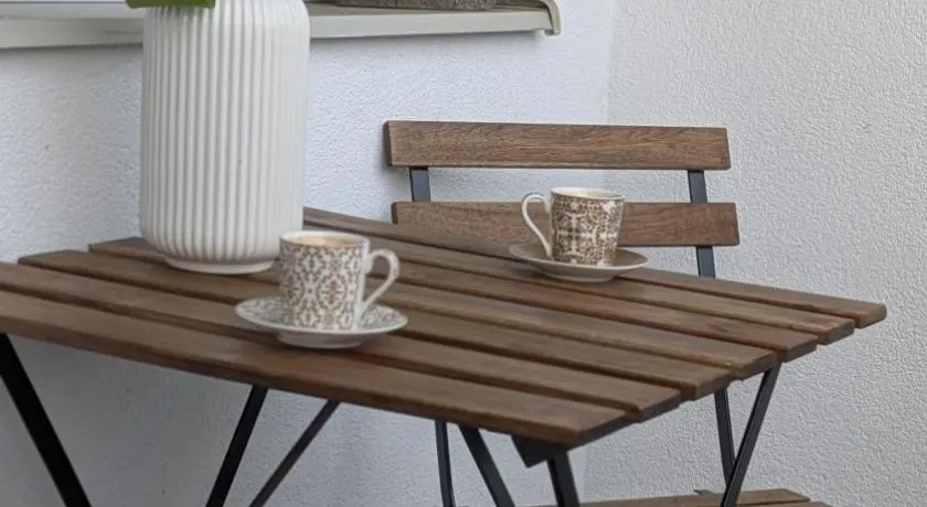 Stylish Prague 6 Apartment with balcony - Image 1
