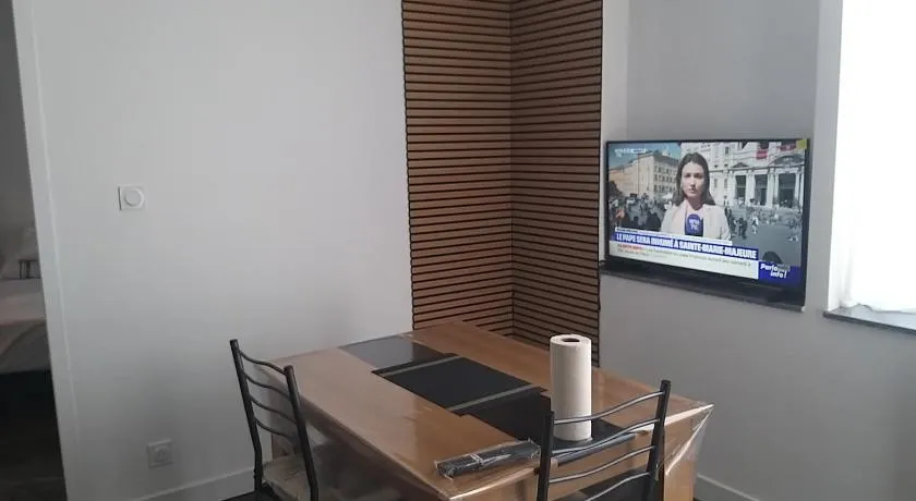 Appartement privé moderne et lumineux plain-pied - Image 1