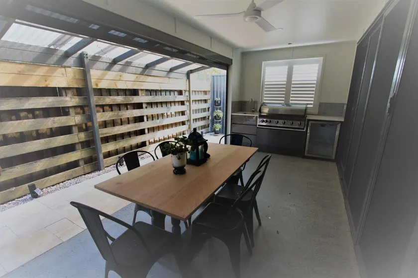 Modern Palm Beach getaway to suit whole family - Image 1