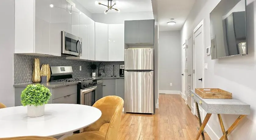 Large 4 Bedroom NYC Property - Image 1