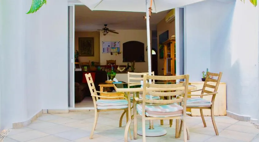 Playacar - Superior Comfort Room With Swimming Pool Air Conditioning and Parking - Image 1