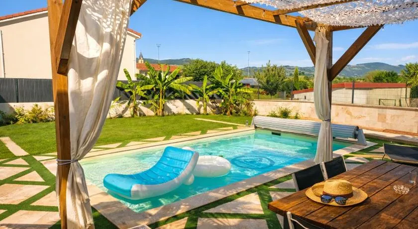 Suite Privé avec Spa haut de gamme, Salle de Cinéma, Massage etc - Image 1
