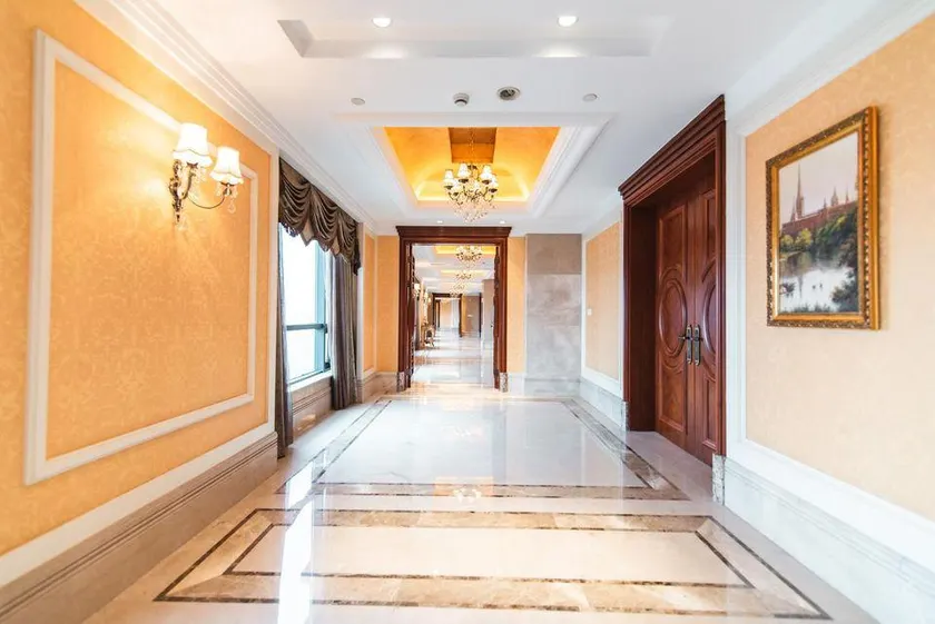 Phoenix International Hotel - Image 1