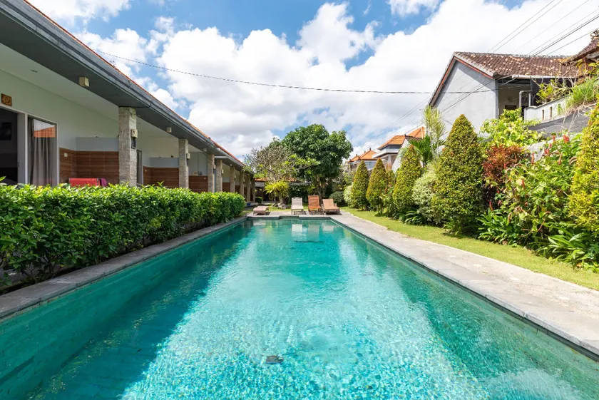 Urbanview Asung 2 Guesthouse near Canggu - Image 1