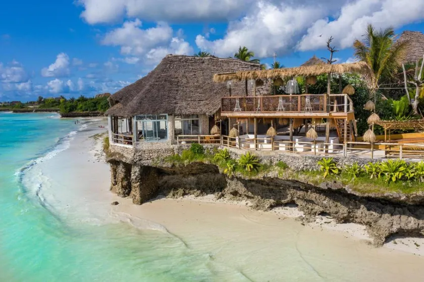Coral Rocks Hotel & Restaurant - Image 1