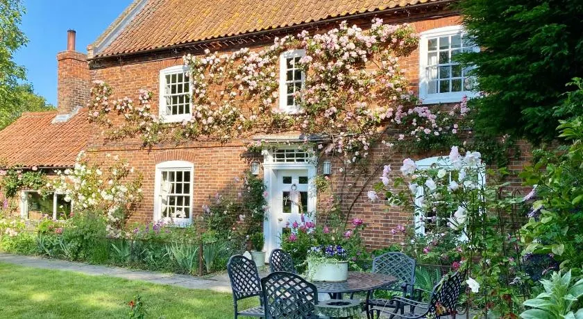 Lut's Place - Image 1