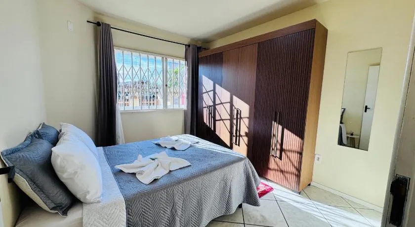Residencial Cristina's-Apartamentos de 2-3 Quartos equipados com WiFi Garagem-Excelente Localização - Image 1