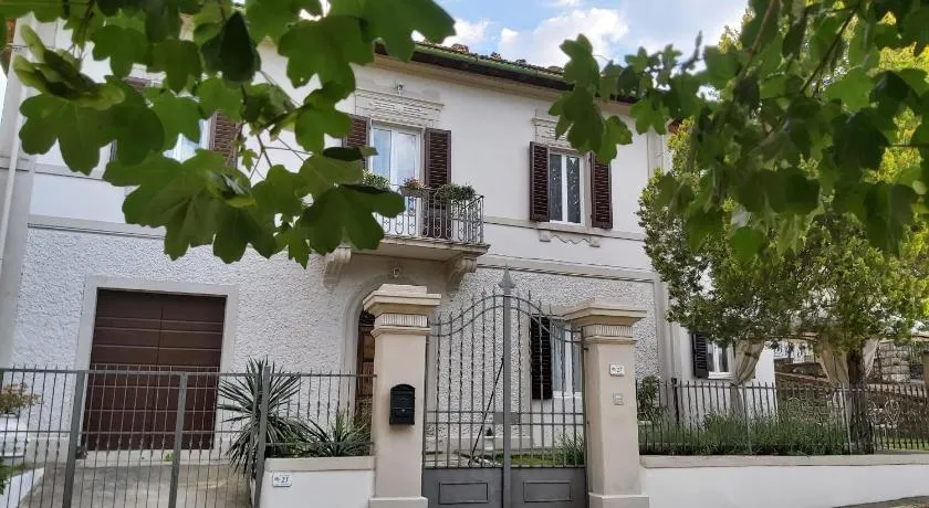 Villa Elvira - Image 1