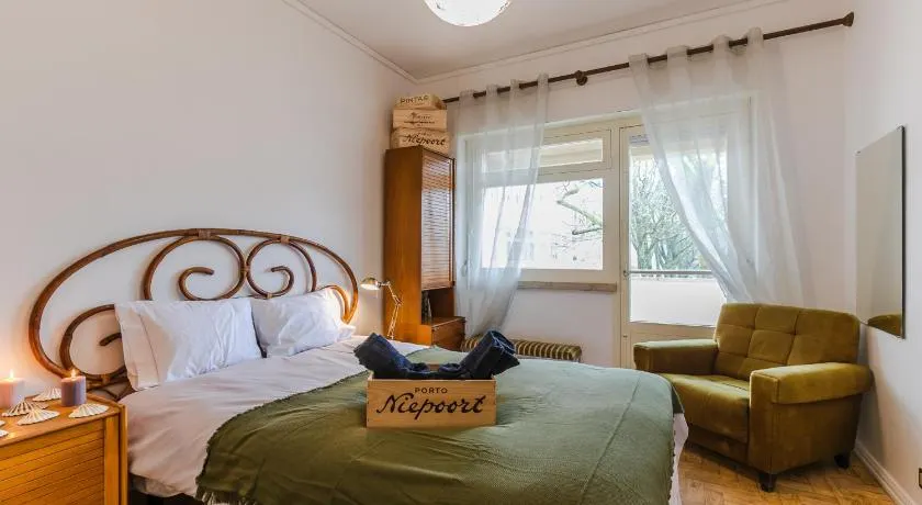 Wine Inn Carcavelos Guesthouse - Image 1