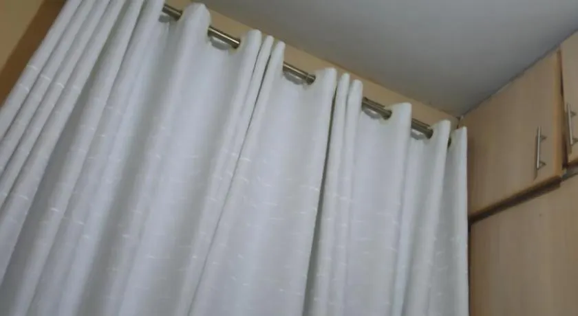 Peckers Cribs - Image 1