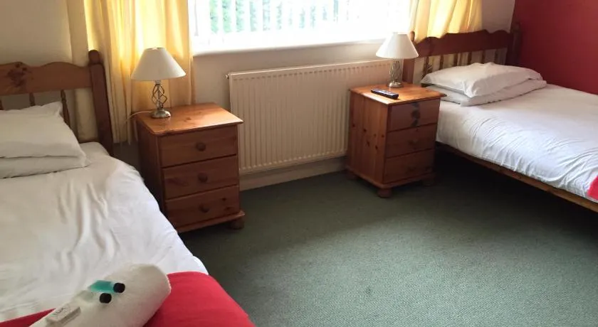 Red Lion Accommodation - Image 1