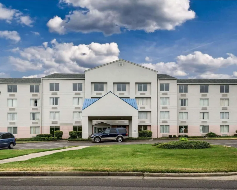 Rodeway Inn Greenville - Image 1