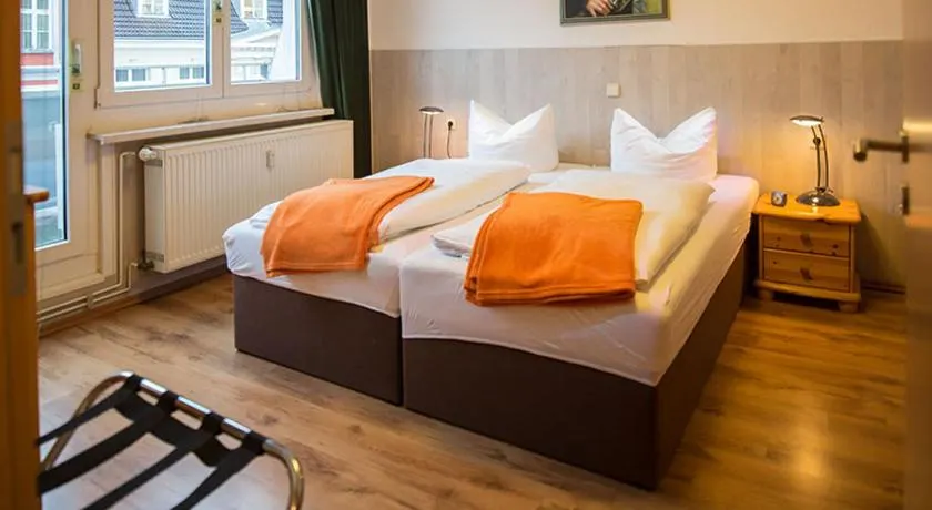 H&H Apartments im Herzen der Stadt teilweise mit Balkon ruhig zentral modern mit Küche - Image 1
