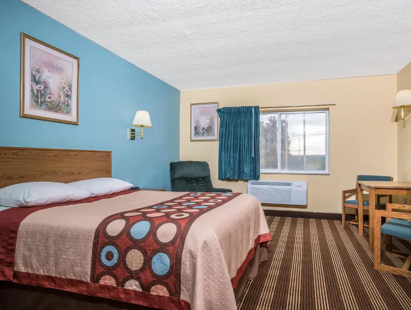 Super 8 by Wyndham Osseo WI - Image 1