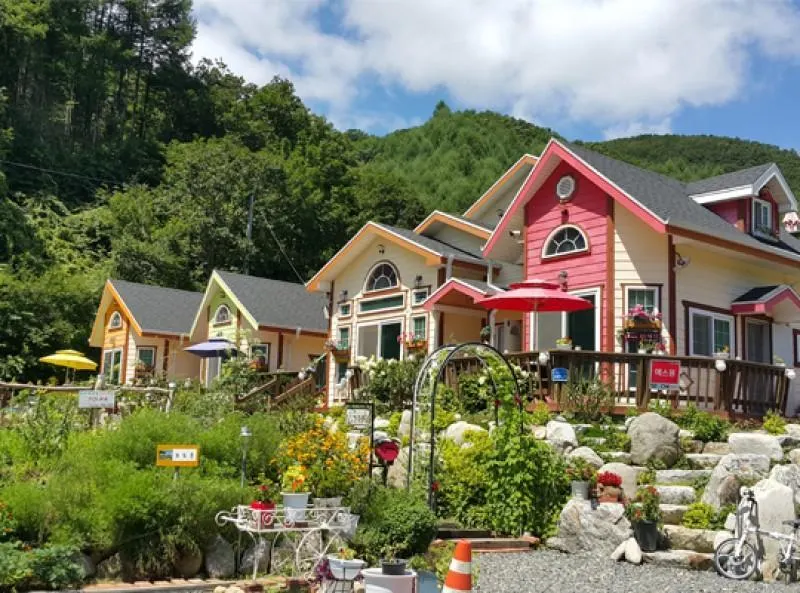 Inje Gombaeryeonggilseop Green Narae Pension - Image 1