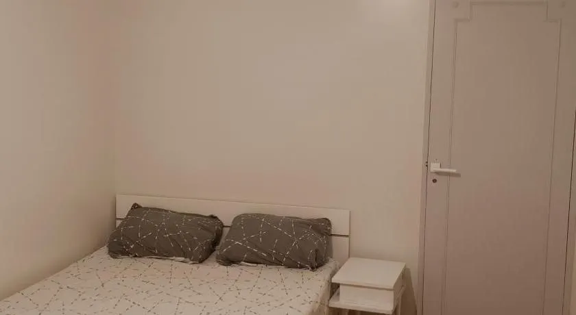 Chambre Deluxe avec Salle de bain et clim - Image 1
