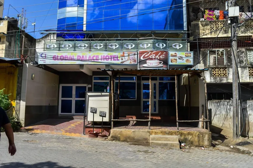 Global Palace Hotel - Image 1