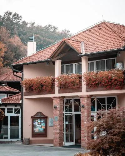 Hotel & Restaurant Se-Mi - Image 1
