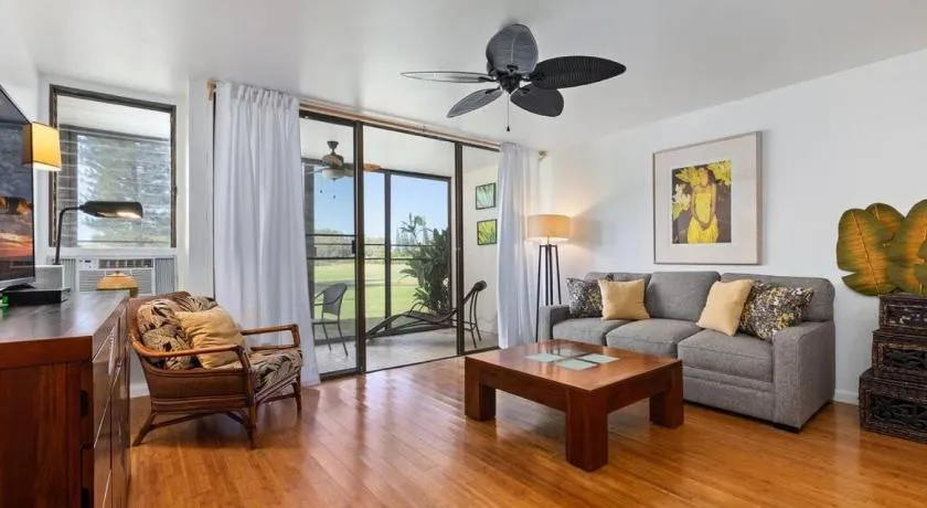 Pristine Location near beach - Image 1
