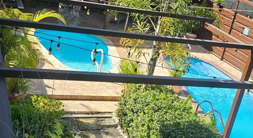 Discovery Beach Apartments - Image 1