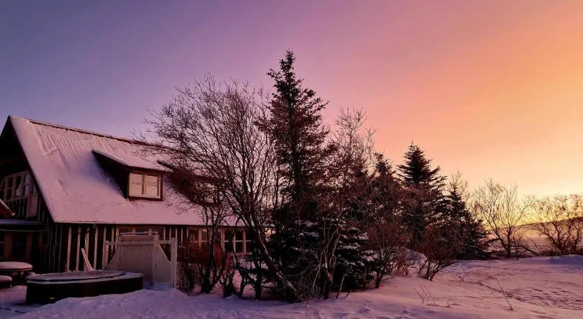 Milli Vina Guesthouse - Image 1