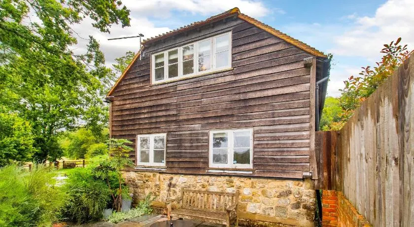 Lovely Countryside Barn Conversion Cottage - Pass the Keys - Image 1