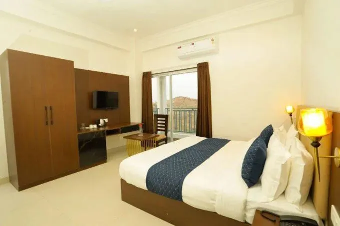 Neptune Villa 8 BHK, Unit of Goya Hills - Image 1
