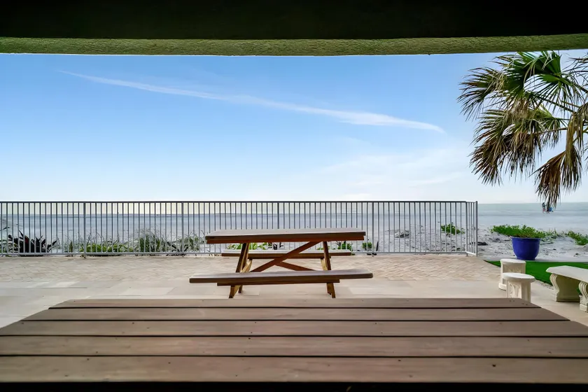 Stones Throw Beachside Bungalow #1 ON THE BEACH - Image 1