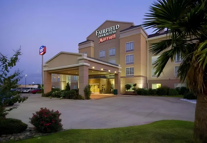 Fairfield Inn & Suites by Marriott Waco North - Image 1