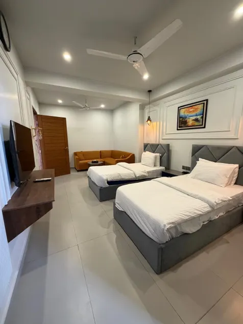 Seashell Legacy Hotel - Image 1