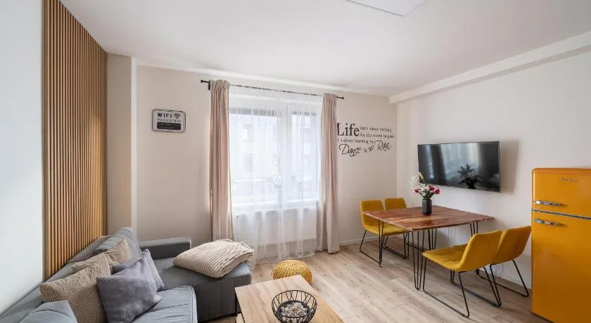 Luxury Apartments STUD - VB - Image 1
