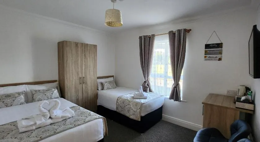 Park View room with free minibar tea&coffee - Image 1