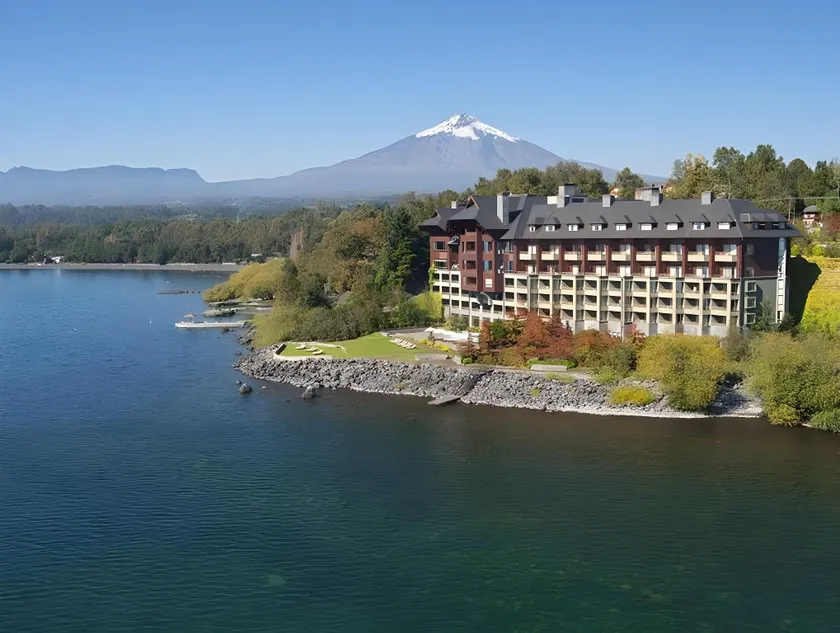 Park Lake Luxury Hotel - Image 1