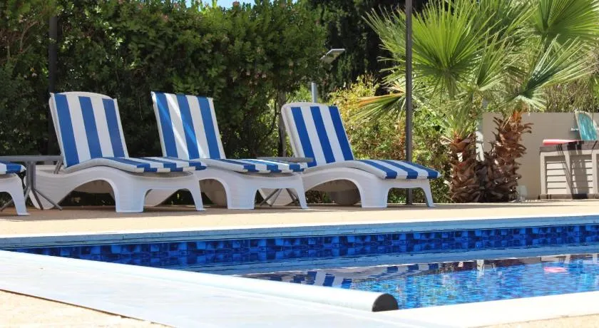 St.George's Country Retreat - Image 1
