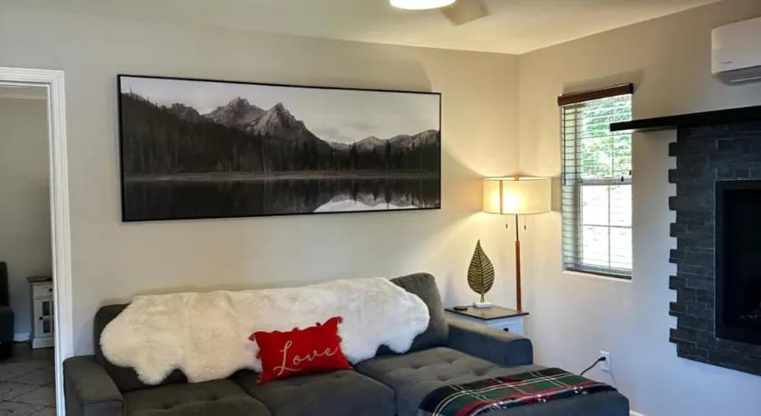 YoBee! Welcome Breakfast and Park Reservations Included! Heart of Yosemite - Homey Studios and Apartments - AC-WiFi-EV - Image 1
