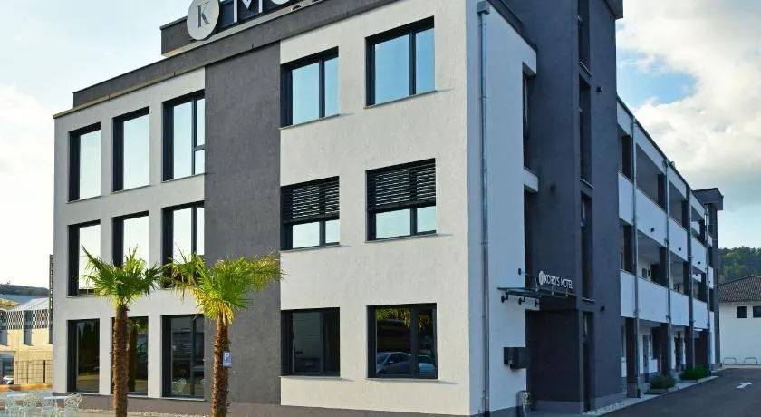 Korki's Motel - Image 1