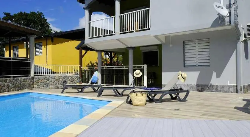 Appartement charmant à Lamentin avec piscine partagée - Image 1